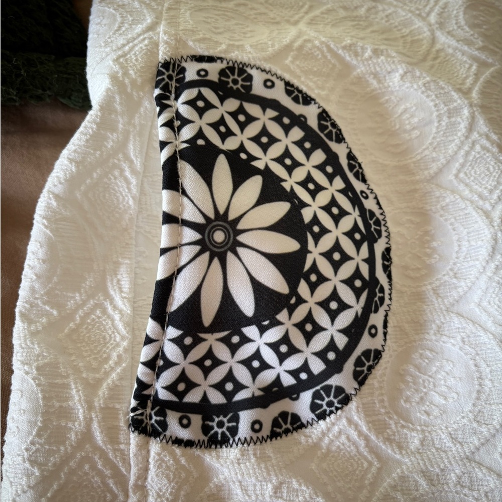Desigual White Sleeveless Dress with Black Accent Pockets - Picture 5 of 7
